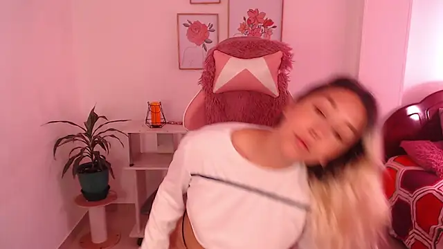 Snapshot of Dahlia__espresso chatting on 09-17-25, 06:53 Dahlia espresso online show from 09-17-25, 06:53