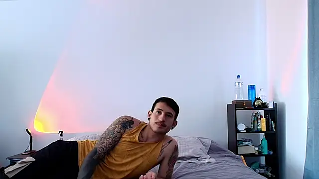 anika lowen02 online show from 12-10-24, 03:44