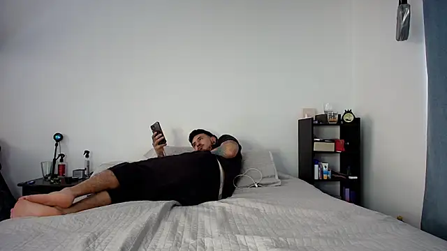 anika lowen02 online show from 02-19-25, 08:31