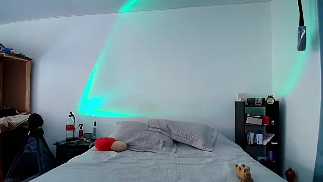 anika lowen02 online show from 02-20-25, 02:02