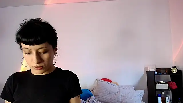 anika lowen02 online show from 02-26-25, 03:30