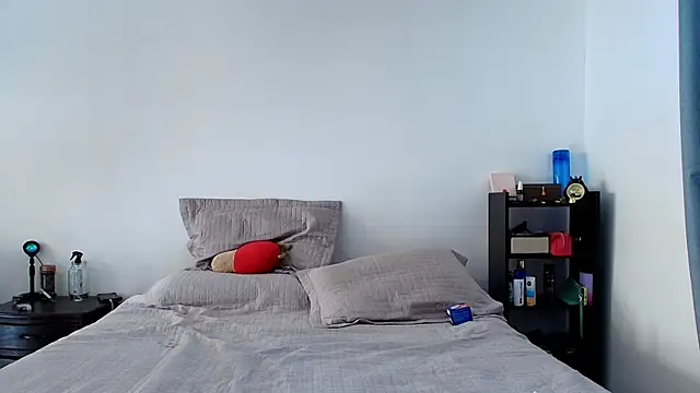 anika lowen02 online show from 03-18-25, 02:26