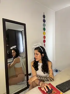 anika lowen02 online show from 10-23-25, 04:28