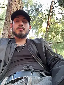 anika lowen02 online show from 11-18-25, 09:41