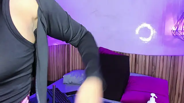 MelaniieRoux online show from 01-11-25, 01:48