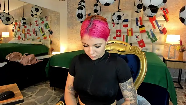 MelaniieRoux online show from 06-14-26, 07:38