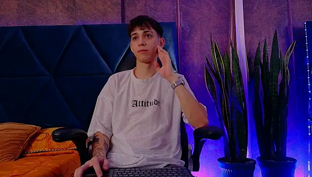 Snapshot of Lion_Foster01 chatting on 12-04-25, 09:34 Lion Foster01 online show from 12-04-25, 09:34