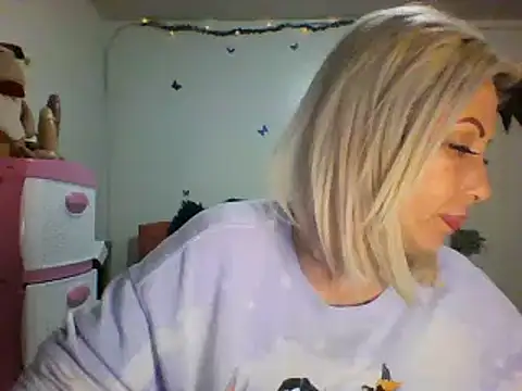 alixia81 online show from 12-23-24, 01:40