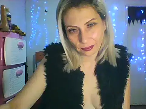alixia81 online show from 02-17-25, 04:31
