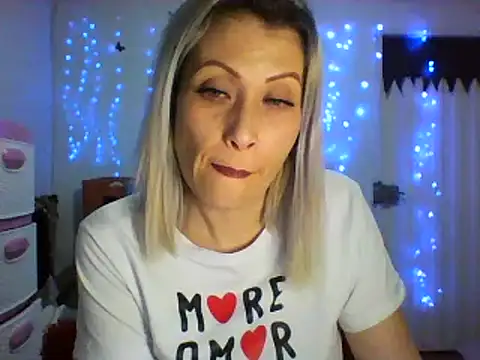 alixia81 online show from 03-04-25, 02:27