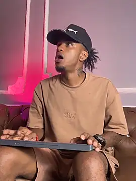 AaronCruz  online show from 01-14-25, 02:22