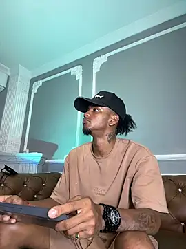 AaronCruz  online show from 01-14-25, 05:34