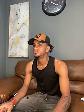 AaronCruz  online show from 01-18-25, 07:37