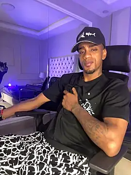 AaronCruz  online show from 02-08-25, 10:40