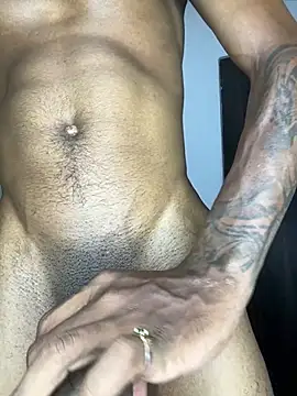 AaronCruz  online show from 02-09-25, 06:33