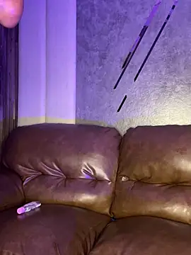 AaronCruz  online show from 03-20-25, 11:02