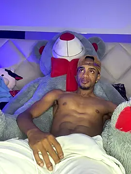 AaronCruz  online show from 10-17-25, 04:26