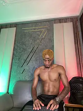 AaronCruz  online show from 02-06-26, 04:39