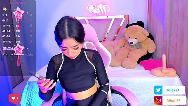 Snapshot of Miia77_ chatting on 09-17-25, 03:30 Miia77  online show from 09-17-25, 03:30