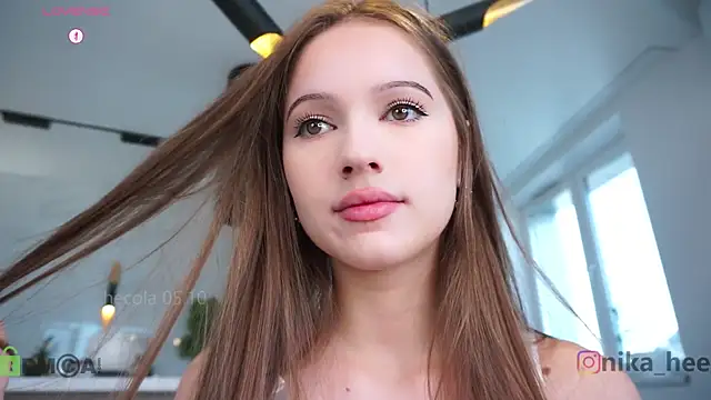 Snapshot of hecola chatting on 10-05-25, 09:18 hecola online show from 10-05-25, 09:18