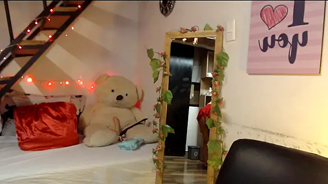 luna sky83 online show from 01-22-25, 04:55