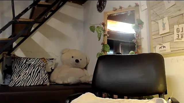 luna sky83 online show from 02-25-25, 05:41