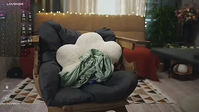 Snapshot of Feral_Berrry_ chatting on 02-13-25, 09:30 Feral Berrry online show from 02-13-25, 09:30