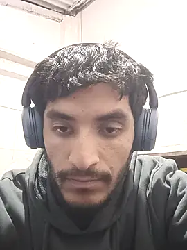 Snapshot of nskgenz chatting on 11-18-25, 07:40 nskgenz online show from 11-18-25, 07:40