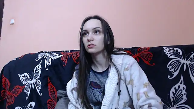 Snapshot of AlmaQueen chatting on 01-10-25, 06:42 AlmaQueen online show from 01-10-25, 06:42