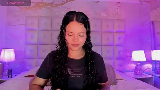 LottiCarter online show from 02-05-25, 03:13