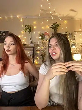 Annie aww online show from 03-04-25, 07:32