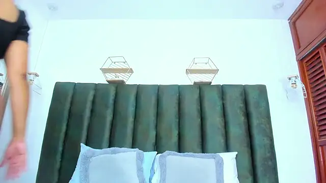 nahomygrey  online show from 04-17-26, 08:12