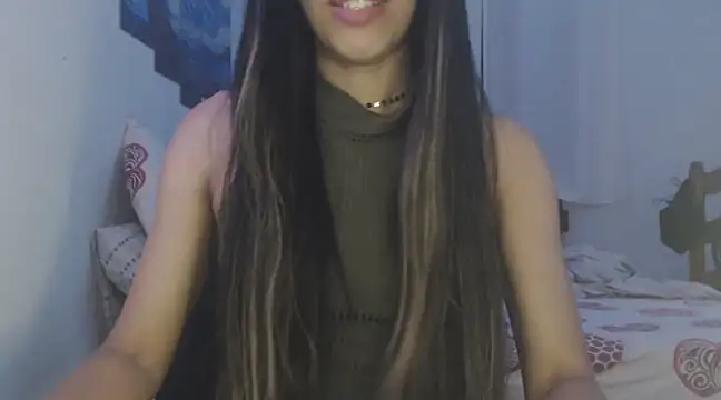 Snapshot of Blanc_Sophie chatting on 12-23-24, 04:44 Blanc Sophie online show from 12-23-24, 04:44