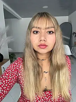 amanda-medrano1 online show from 02-13-26, 02:46