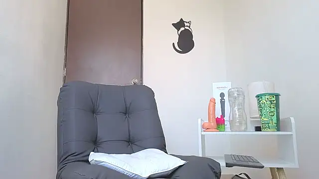 Saturno v online show from 10-17-25, 02:19