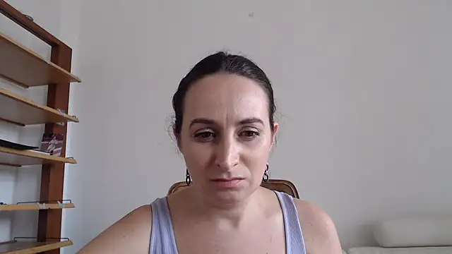 Snapshot of AskMeStandUp chatting on 09-26-25, 01:04 AskMeStandUp online show from 09-26-25, 01:04