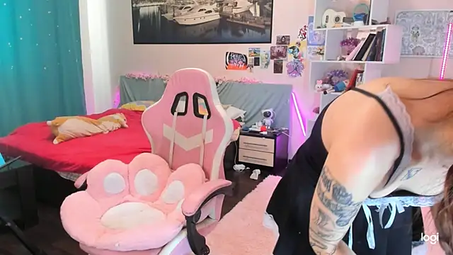 Snapshot of Ramona_Johnson chatting on 02-24-25, 10:04 Ramona Johnson online show from 02-24-25, 10:04