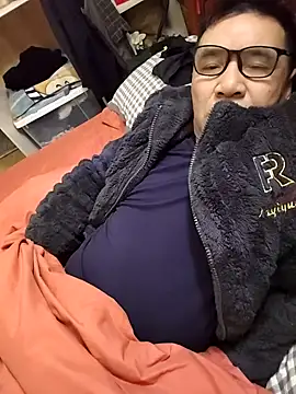 Snapshot of yjw6688 chatting on 03-05-26, 03:52 yjw6688 online show from 03-05-26, 03:52