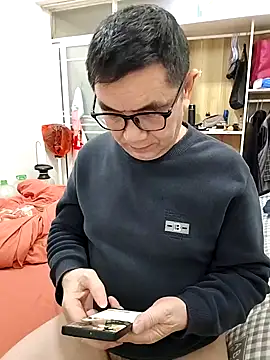 Snapshot of yjw6688 chatting on 03-12-26, 12:11 yjw6688 online show from 03-12-26, 12:11