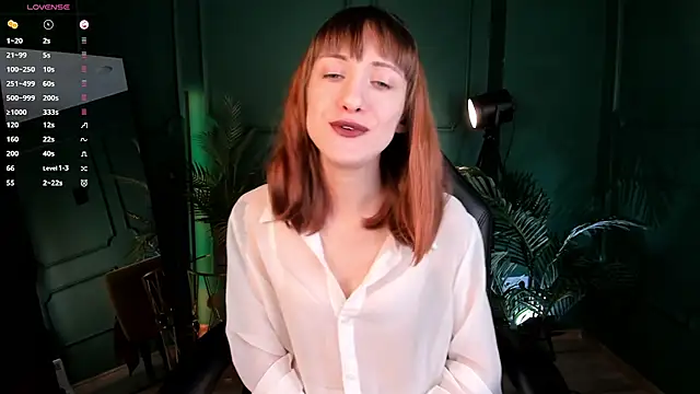 Snapshot of Dearly_kitty chatting on 12-18-24, 02:06 Dearly kitty online show from 12-18-24, 02:06