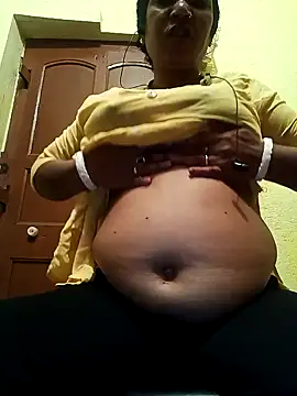 Snapshot of Riyaa_2024 chatting on 12-30-24, 04:40 Riyaa 2024 online show from 12-30-24, 04:40