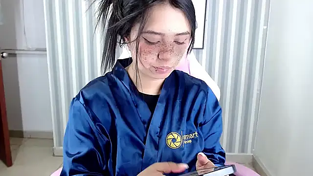 Snapshot of sarah_moon2 chatting on 12-14-24, 12:44 sarah moon2 online show from 12-14-24, 12:44