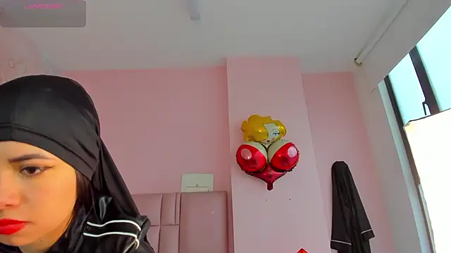 soyzarahtorres online show from 09-27-25, 04:34