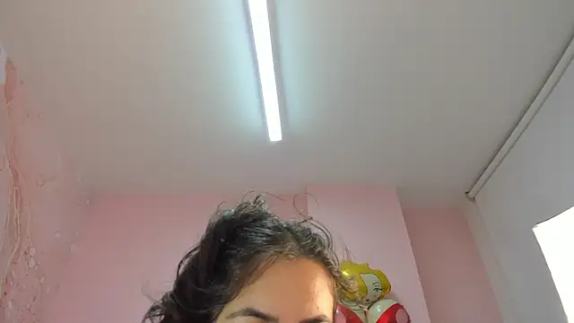 Snapshot of soyzarahtorres chatting on 11-28-25, 10:12 soyzarahtorres online show from 11-28-25, 10:12