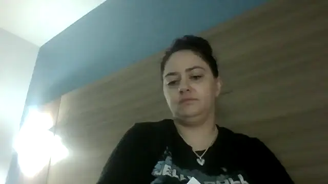 Snapshot of lilbishmiss chatting on 05-05-26, 04:15 lilbishmiss online show from 05-05-26, 04:15
