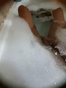 Snapshot of Yerucita chatting on 01-04-25, 03:50 Yerucita online show from 01-04-25, 03:50