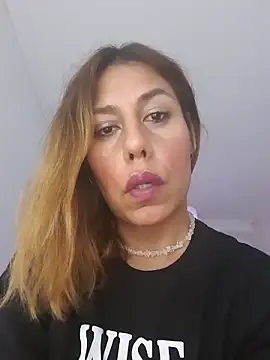 Snapshot of Yerucita chatting on 03-15-25, 05:41 Yerucita online show from 03-15-25, 05:41