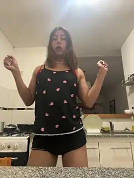 Snapshot of Yerucita chatting on 10-29-25, 02:36 Yerucita online show from 10-29-25, 02:36