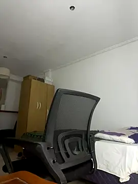 Snapshot of Yerucita chatting on 11-09-25, 04:55 Yerucita online show from 11-09-25, 04:55