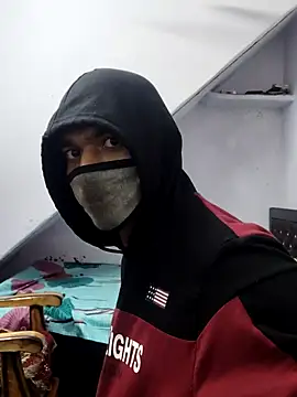 Snapshot of Habibi_big_b chatting on 12-25-24, 08:07 Habibi big b online show from 12-25-24, 08:07